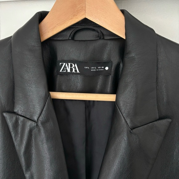 ❌SOLD❌ NWOT Zara Straight Cut Faux Leather Blazer Size Large - Picture 2 of 10